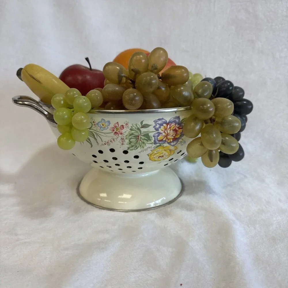 Vintage Kitchen Decor Enamel Colander W/artificial‎ Fruit Kitchencore Kitsch